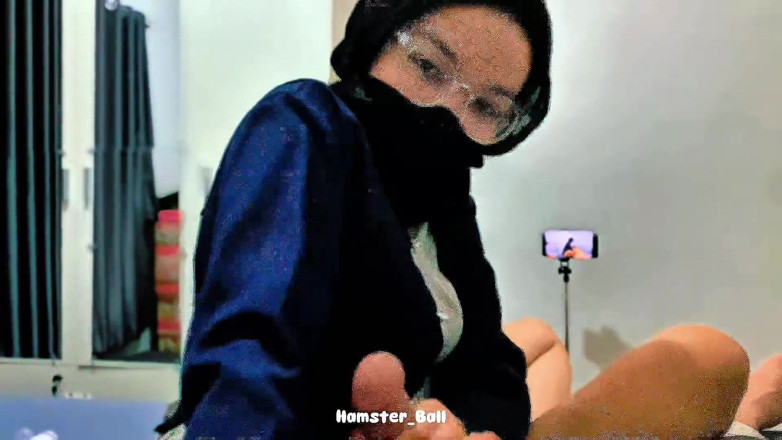Hamster_Ball: Malezya'da bir İslam üniversitesinde bir öğretim görevlisini sikişmeye davet etmek