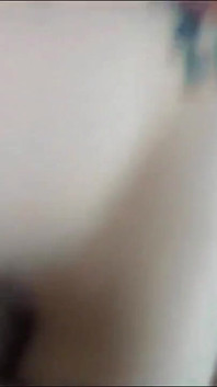Alycia viene inculata dal suo fotografo