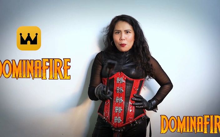 Domina Fire: Latex Sissy đụ mặt