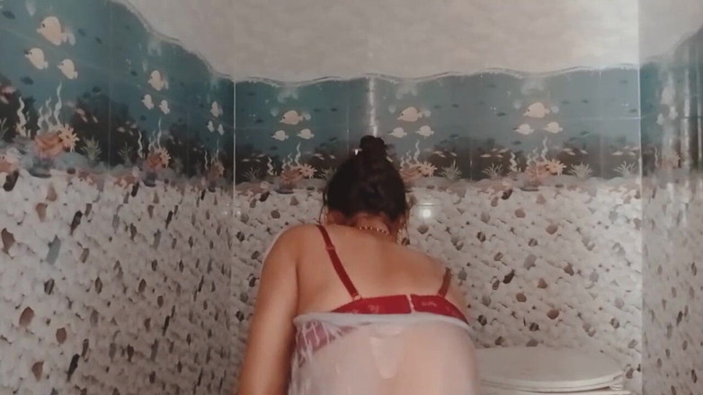 Ankurpriya000: Sex při koupání, Bhabhi dělá nahou show, Vaše Priya