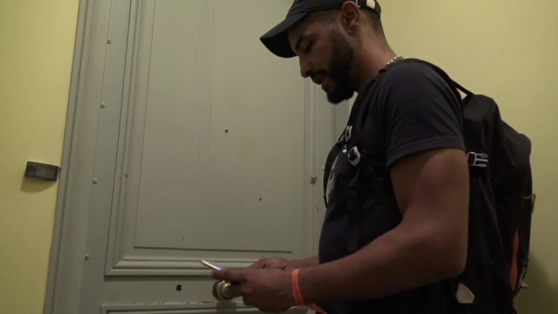 INTERRACIAL BAREBACK SEX: O curvă latino futută fără prezervativ de arabul Tahar