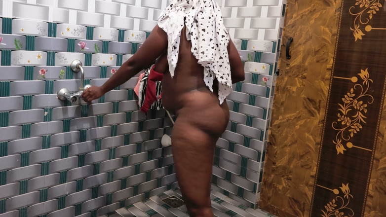 Tamilmalkova2: A Hole to See Sis in Laws Hole