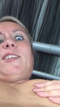Ils montrent leurs chattes en les branlant par BB-VIDEO Produktion
