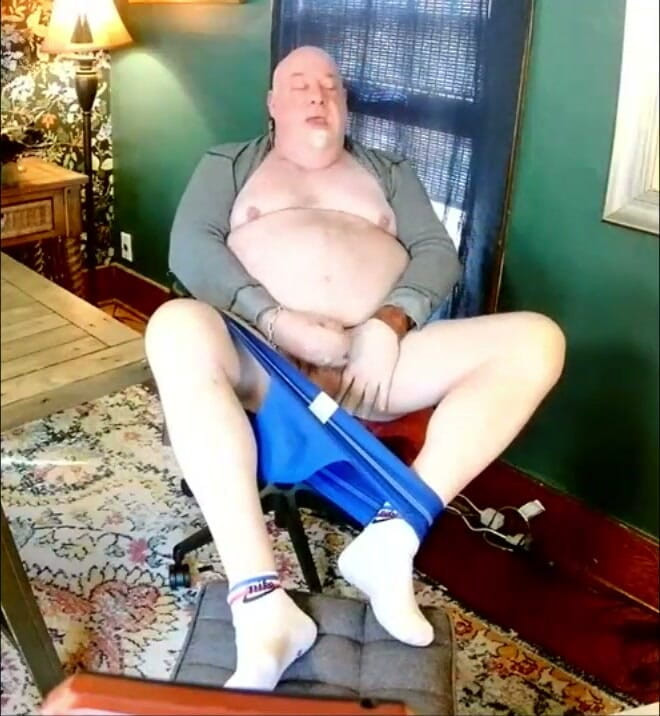 beardaddychub: Camming with Friend Who Talks Me off!