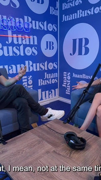 我是一个内向的，我喜欢荒谬的- Nicolane escobar在Juan Bustos播客上