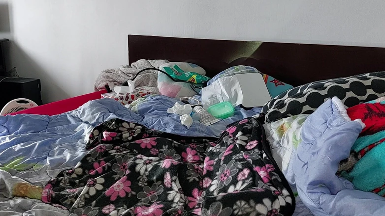 Amateur_MS: Sexy manželka prstí kundičku až do orgasmu. Ženská masturbace se sténáním.