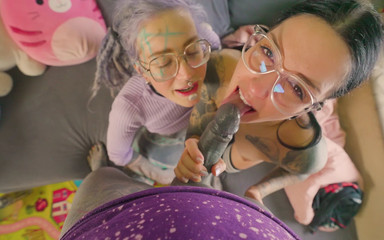 Anuskatzz: POV anal trekant med tatuerad kuk och tjock goth brud