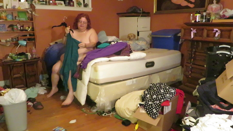 BBW nurse Vicki adventures with friends: Melimpahkan dobi saya berbogel
