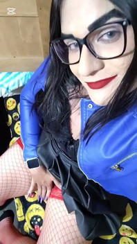 Une femme trans fantastique en lingerie sexy veut baiser