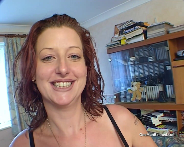 One Man Banned: Domácí trojka se zrzavou Betty Swallocks