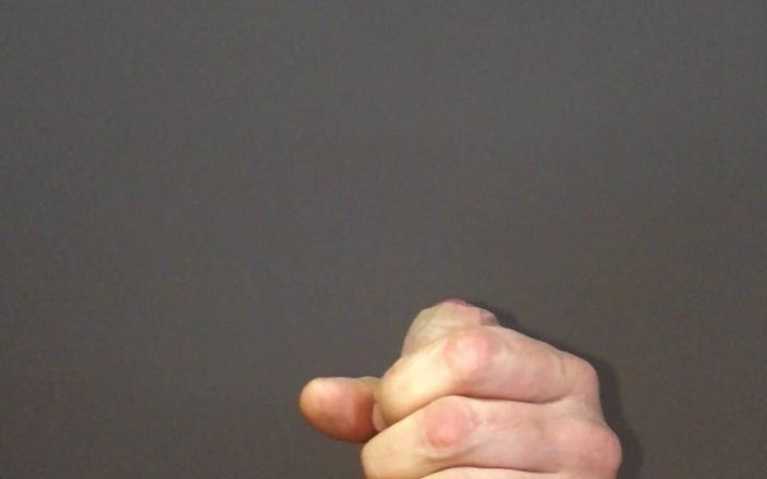 White Ukrainian Dick: Leniwa robota małego nieobrzezanego białego kutasa.