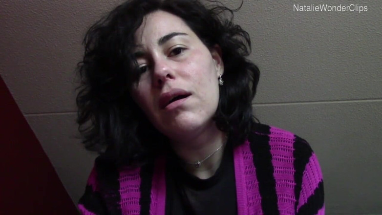 Natalie Wonder: Une belle-mère enquête sur la grosse érection de son garçon