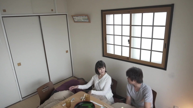 Raptor Inc: À l’intérieur du Kotatsu ! Je joue avec la chatte de...