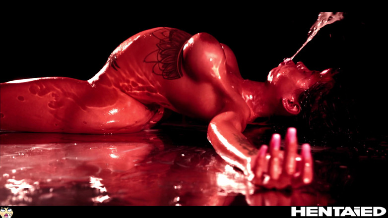 Hentaied: Verkliga livet Hentai - Canela Skin är besatt av en succubus daemon...