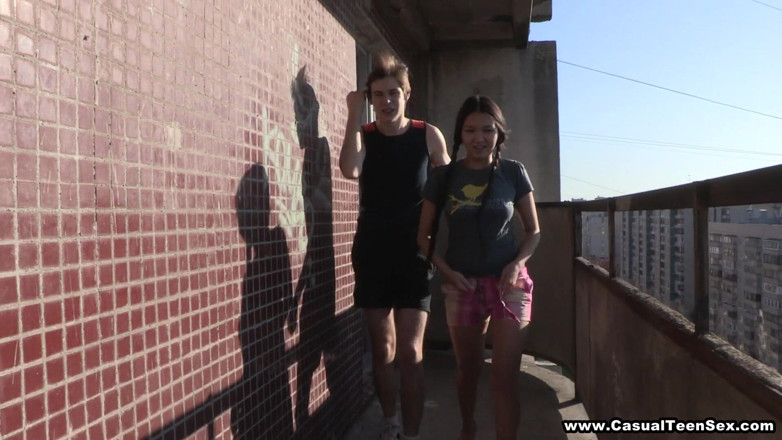 Casual Teen Sex: Asiatischer teeny beim ficken willkommen