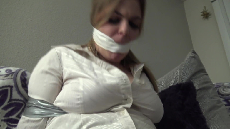 Tropical Lust: Kendra vejde do domu, když Megan popadne Kendru zezadu a...