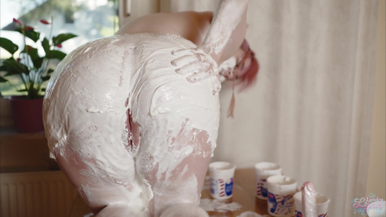 Lyndra Lynn: Sticky fluff