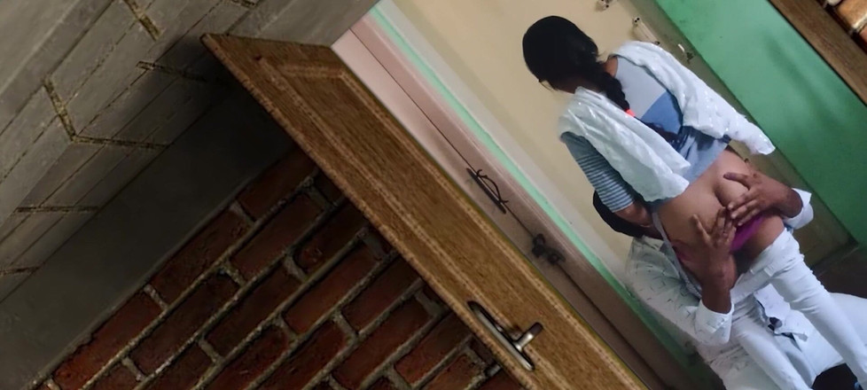 Bobbypranav: Chica india del pueblo en apretado coño en primera vez...