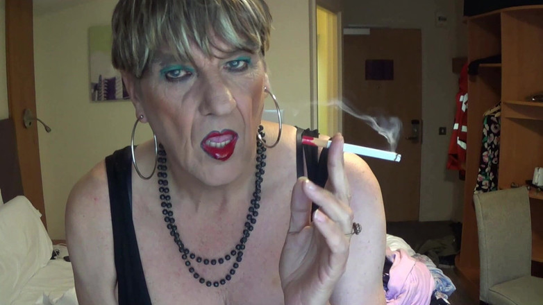 Mature Tina TV: Životní styl transvestite