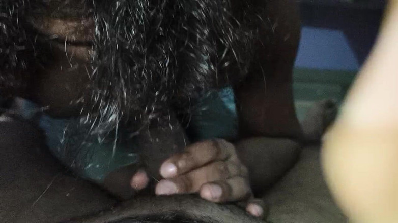 Sa123bh: भारतीय देसी हॉट आदमी का लंड उसके कमरे में चूसा गया पूरा मजा
