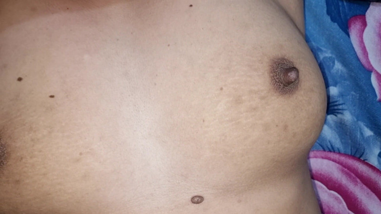 bdboygirl69: Gerçek karı koca seks videosu. Göğüslerini emiyor ve amına boşalıyor