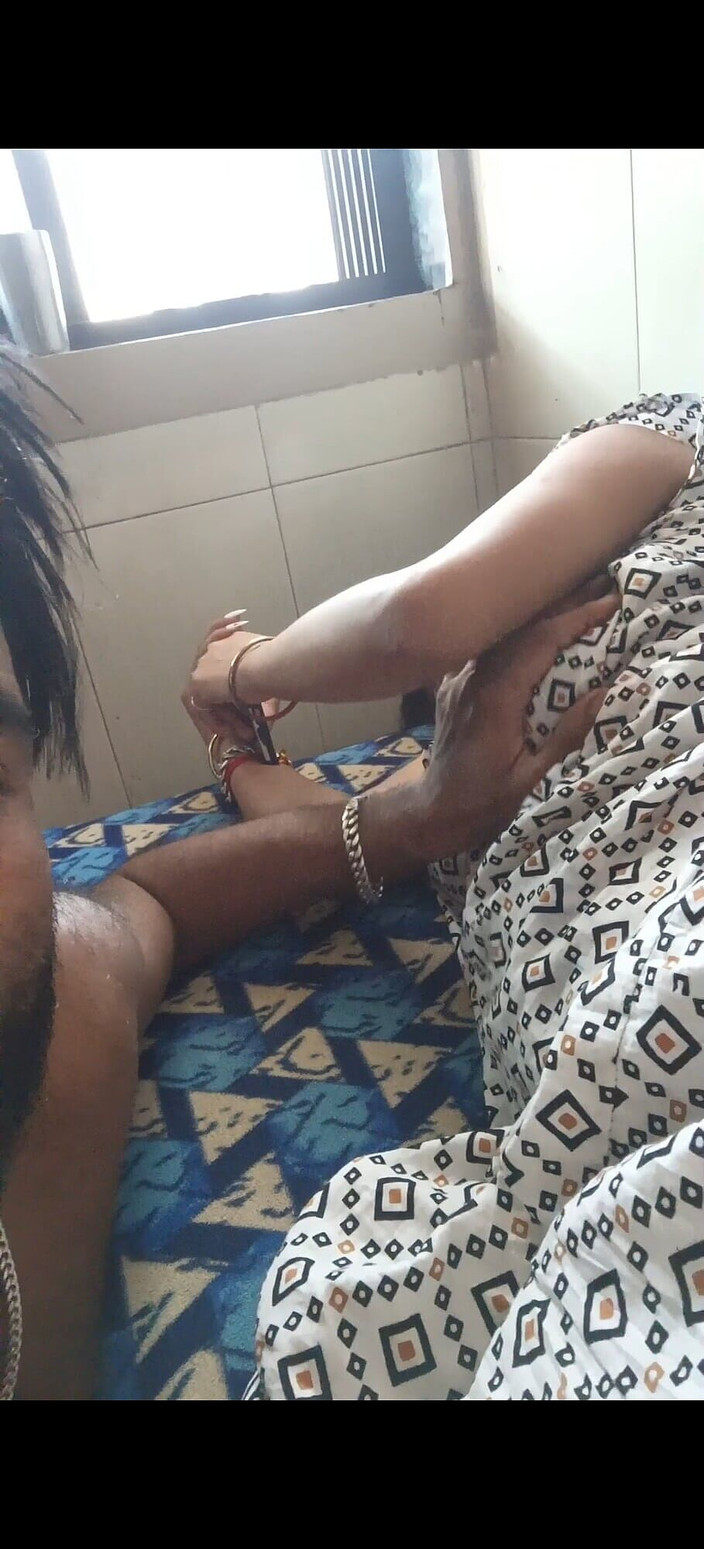 Aalox: भारतीय लड़की ने घर में जोरदार सेक्स किया मुंबई