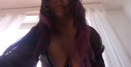 Reyna Tirana: POV: jsi moje kamera a budu masturbovat před tebou