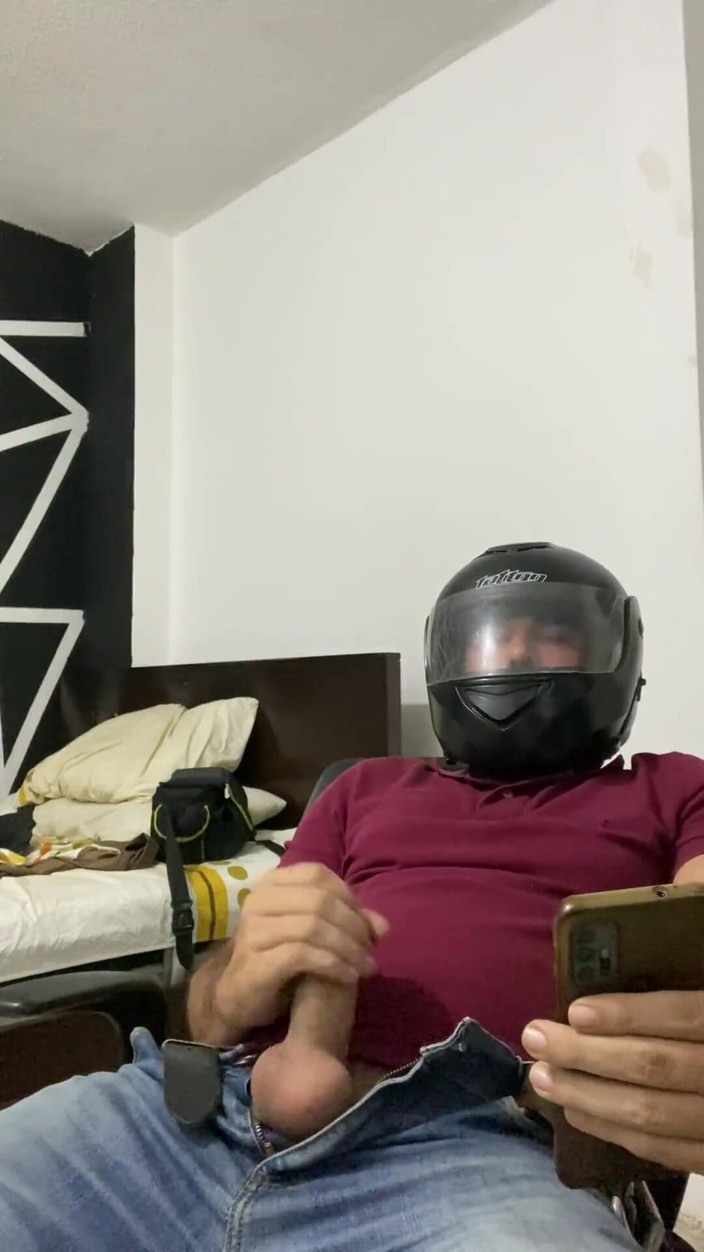 Latin mature king: 내 사진에 자위하는 메신저 1부