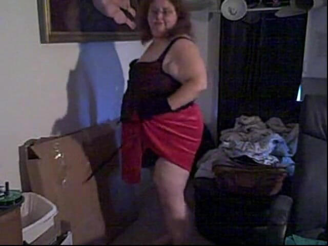 BBW nurse Vicki adventures with friends: Pertunjukan webcam menari dan bugil ditambah tertawa, berbicara dengan orang-orang