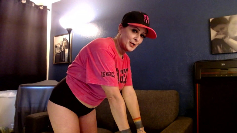 Abby Anna: 3lbs Dumbbell Work Out