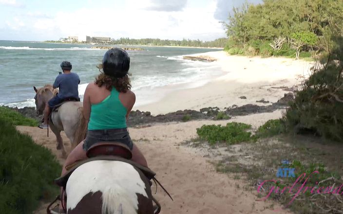 ATK Girlfriends: Vacanza virtuale in hawaii con brooke wylde parte 1