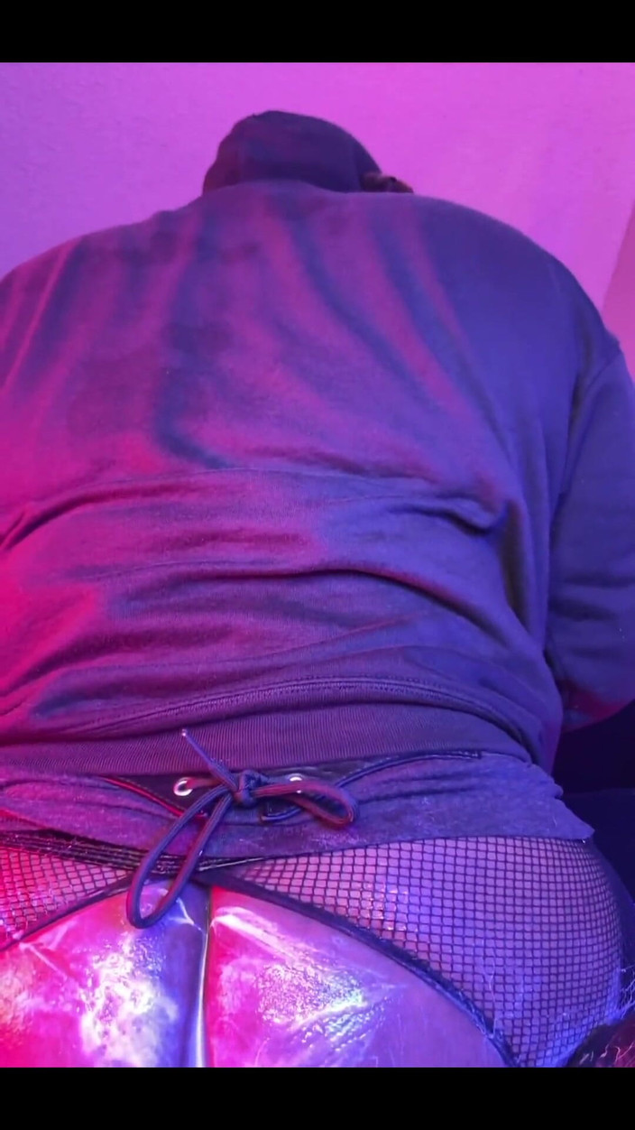 DipsoDeep: Spalancando il mio buco con giocattoli ricoperti e dildo