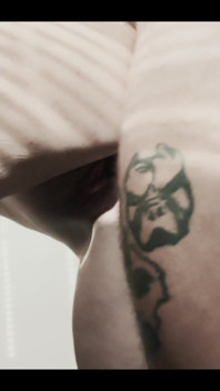 Ofisinde sikiliyor
