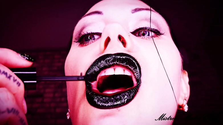 Goddess Misha Goldy: Dudaklarımın sadık kölesi için öpücükler