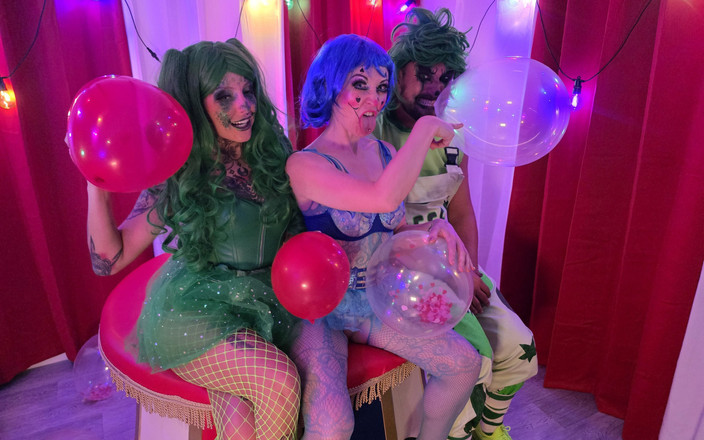 Cock Crazed Clowns: Lily Kink हरे लंड से प्यार करने वाले गुब्बारे से मिलती है सनक भरी जोकर