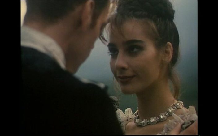 Romance with Love: En el clan aristocrático, la nuera es seducida por su...