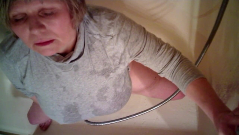 MarieRocks: Skycam view of sexy GILF getting off