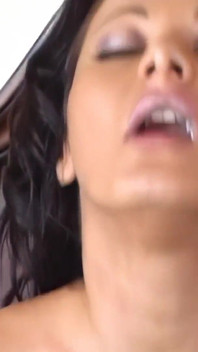 Sandra Romain: Pukul aku dengan penis hitam besarmu!