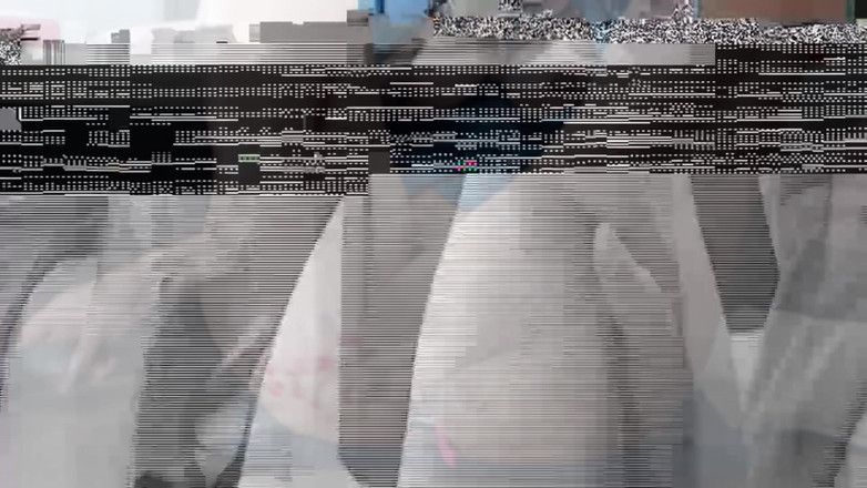 Hot Wife Nikole: Huisvrouw die vuile vuisting doet