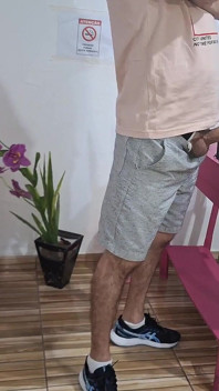 Wyjąłem penisa i masturbowałem się w poczekalni przed recepcjonistą
