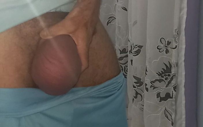 Lion big balls: Popisuję się moimi dużymi orzechami i kutasem