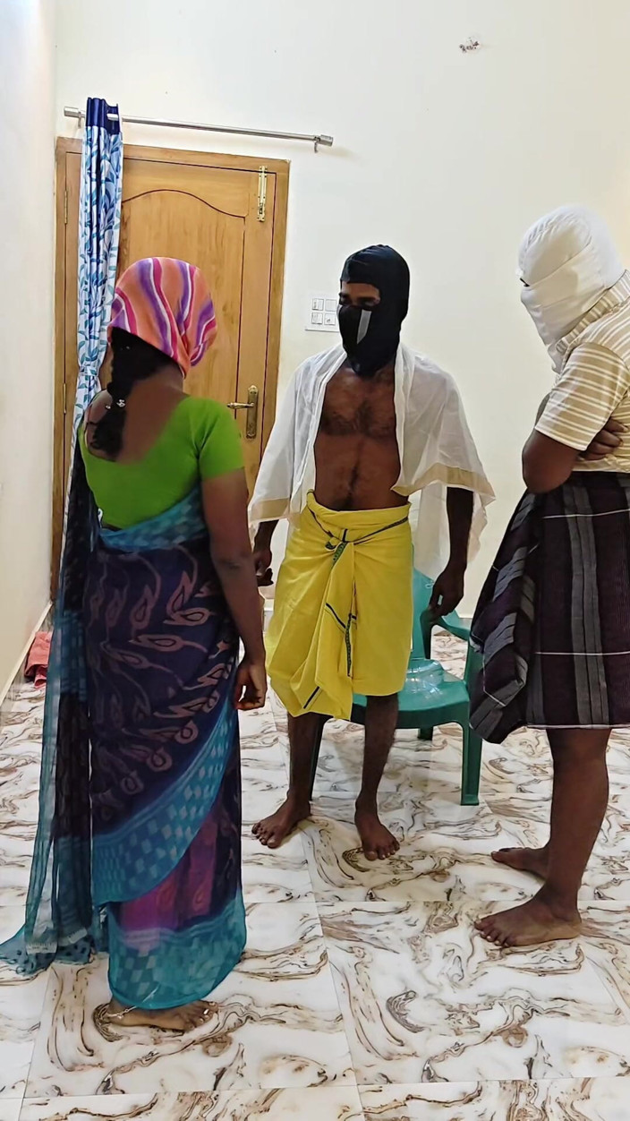 Thesana: Nattamai dan asistennya ngentot ibu rumah tangga polos