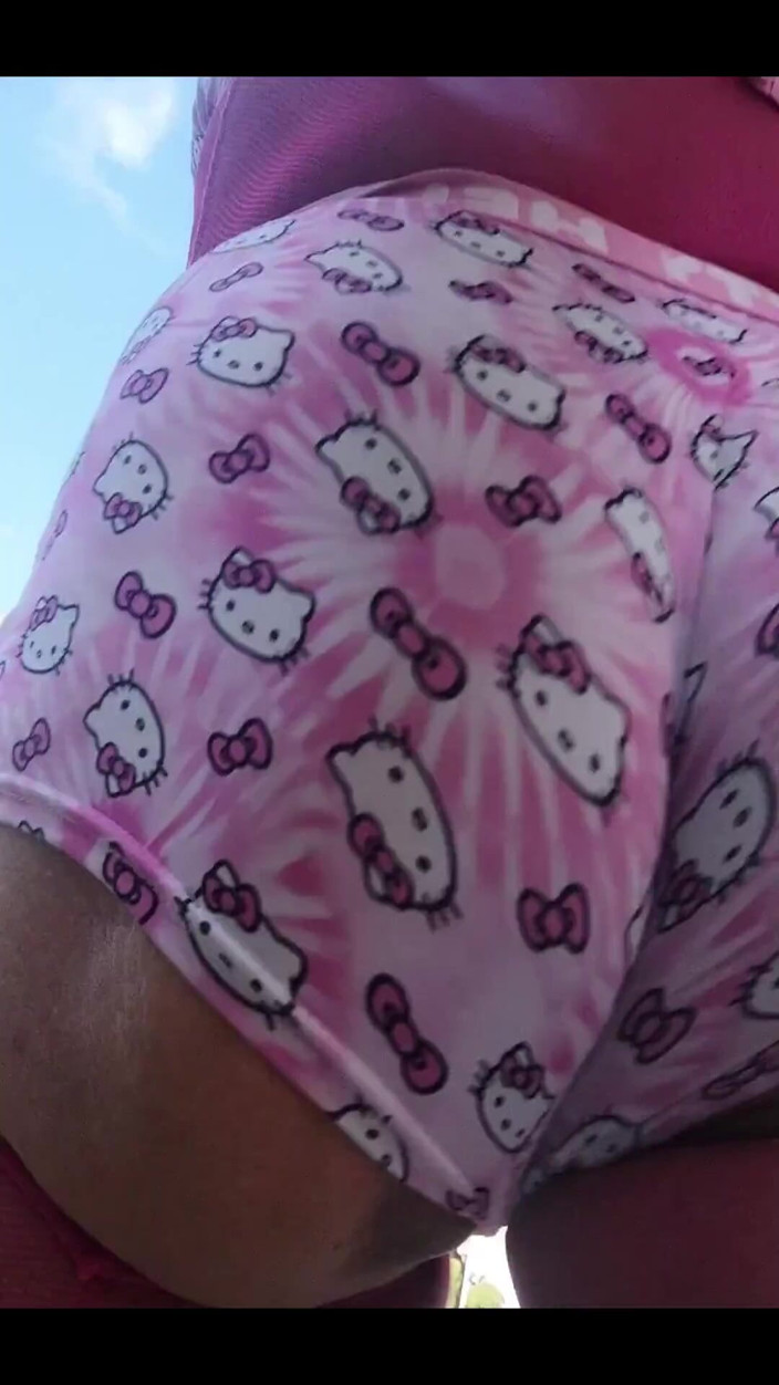 KNKY Bee: My Ass