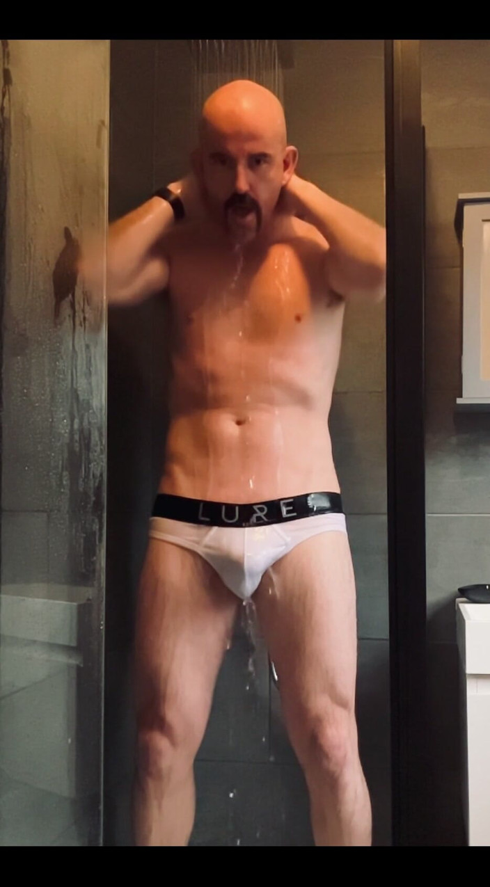 JayDubz: Who Likes Hot Guys in the Shower?