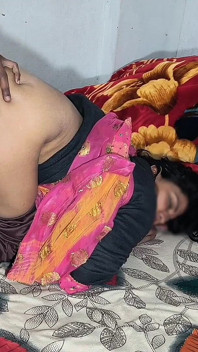 Mulut dan pantat tante seksi india ini dientot habis-habisan, memeknya dicrot sperma hangat!