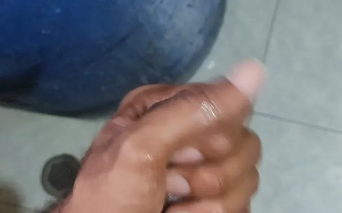 ElWili21: Warm up In the Shower
