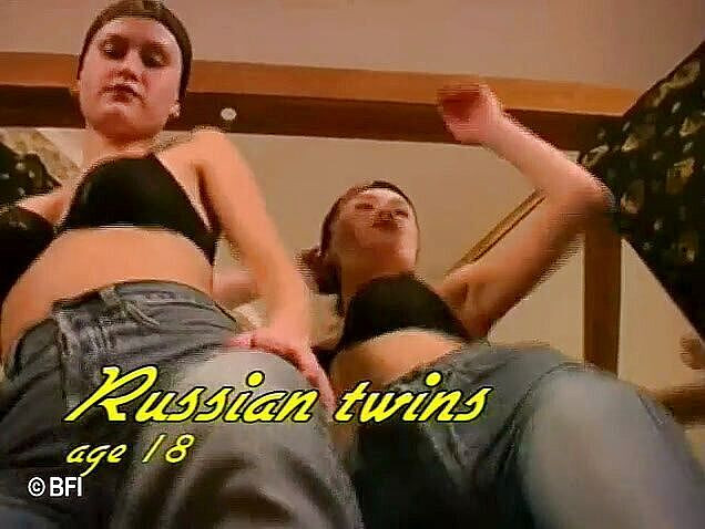 Tight sweet and irrestible sweet teen pussy: Маленькие киски - пробы русских близнецов