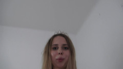 Solo Austria: Putri agung Kelly akan mempermalukan Anda karena ukuran Anda yang...