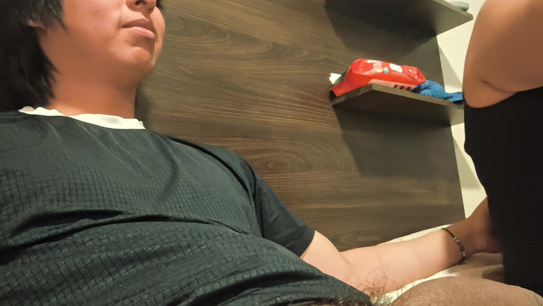 Moo DBOXXX: Eu E Min Ha Mãe Solteira Na Cama Juntos, Ela...