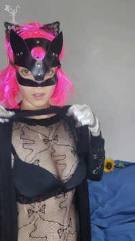 Entblätter Mein Vergnügen Mit Meiner Kitty-maske Und Meinen Natürlichen Titten